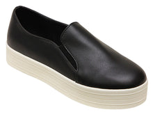 Breckelles Women's Cyber-01 Round Toe Slip-On Platform Sneaker
