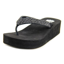 Yellow Box Women's Scalia Black Flip Flops