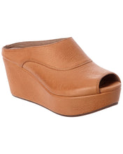 Chocolat Blu Women's Wind Wedge