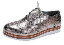 Nature Breeze Women's Wingtip Lace-Up Croc Embossed Flatform Oxford Shoe