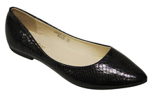 Bella Marie Angie-101 Women's pointy toe boat slip on patent snake leather flats