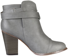 Chase & Chloe Women's Andrea-1 Chunky Heel Strappy Ankle Boot