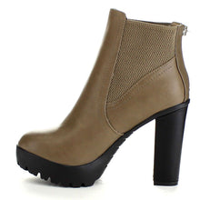 Breckelle's Hanna-11 Women's Platform Chunky Heel Lug Sole Chelsea Ankle Booties