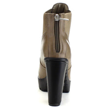 Breckelle's Hanna-11 Women's Platform Chunky Heel Lug Sole Chelsea Ankle Booties