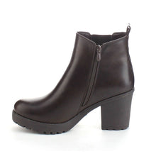 Refresh Club-01 Women's Elastic Panel Slip On Chunky Heel Ankle Booties